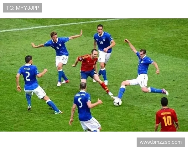 足球明星倒踢球意外身亡引发全球哀悼与安全隐患讨论