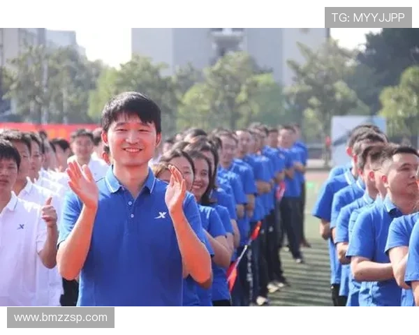 魅力四射的美女与足球明星壁纸尽显青春活力与运动激情 魅力四射的美女与足球明星壁纸尽显青春活力与运动激情